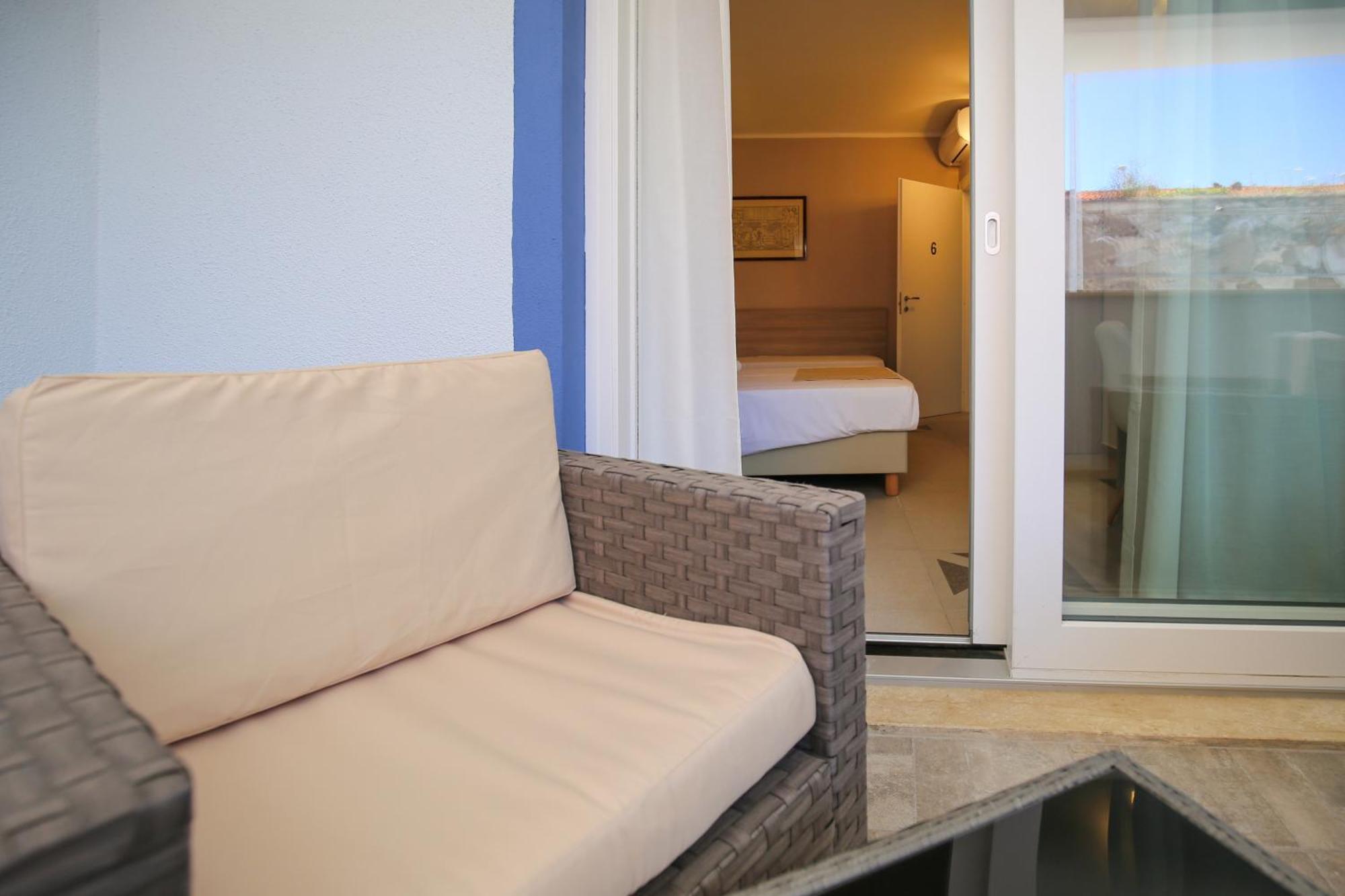 The Square Castelsardo Hotell Exteriör bild