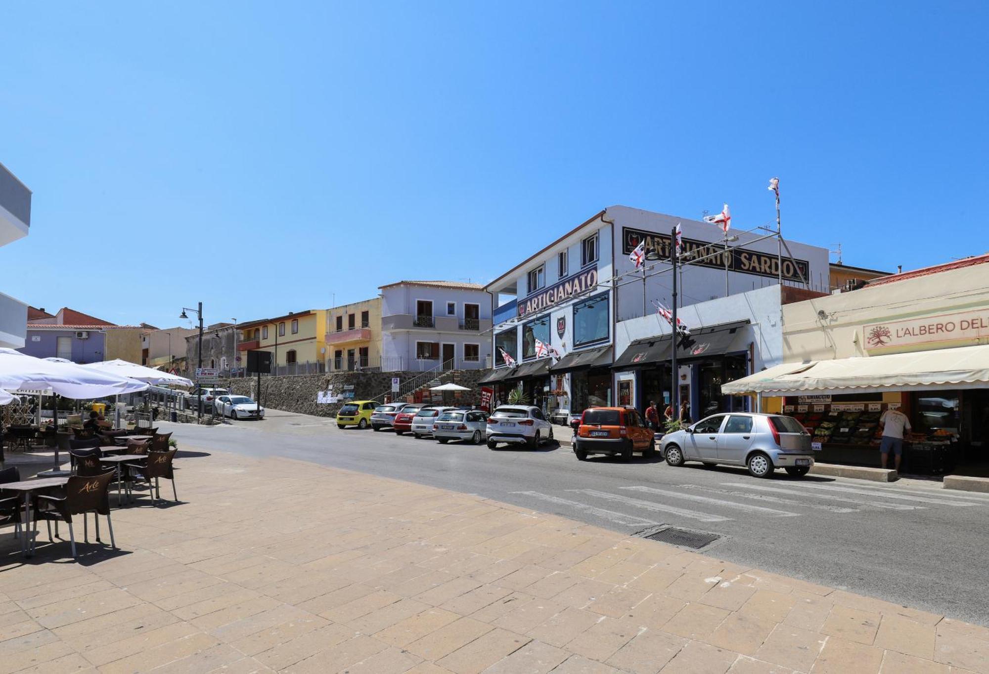 The Square Castelsardo Hotell Exteriör bild