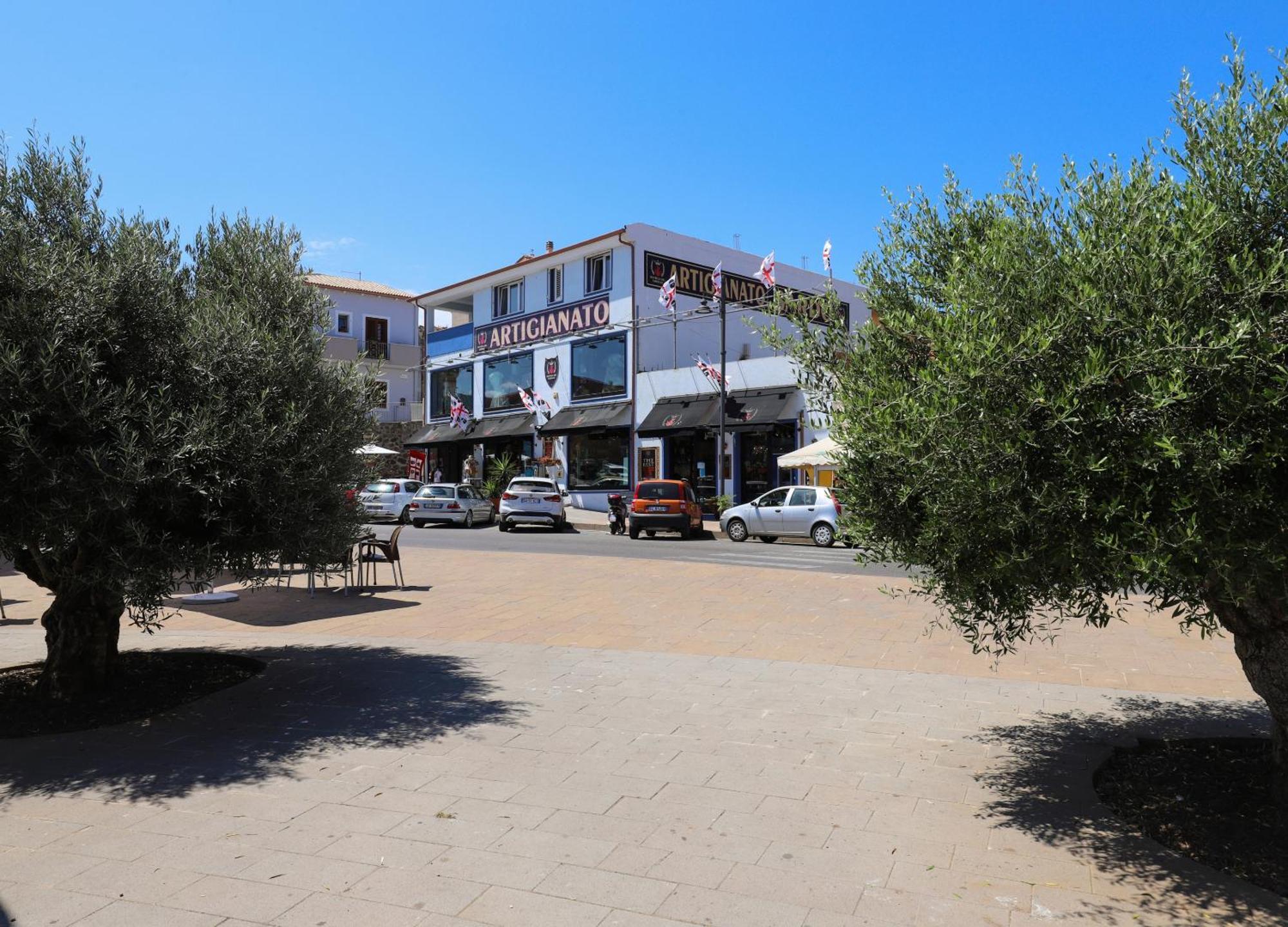 The Square Castelsardo Hotell Exteriör bild